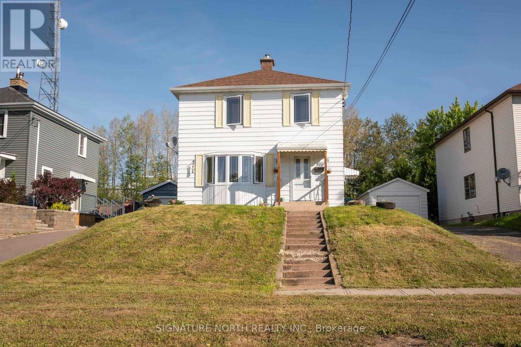 500 Court Street, Thunder Bay (court / Cumberland)