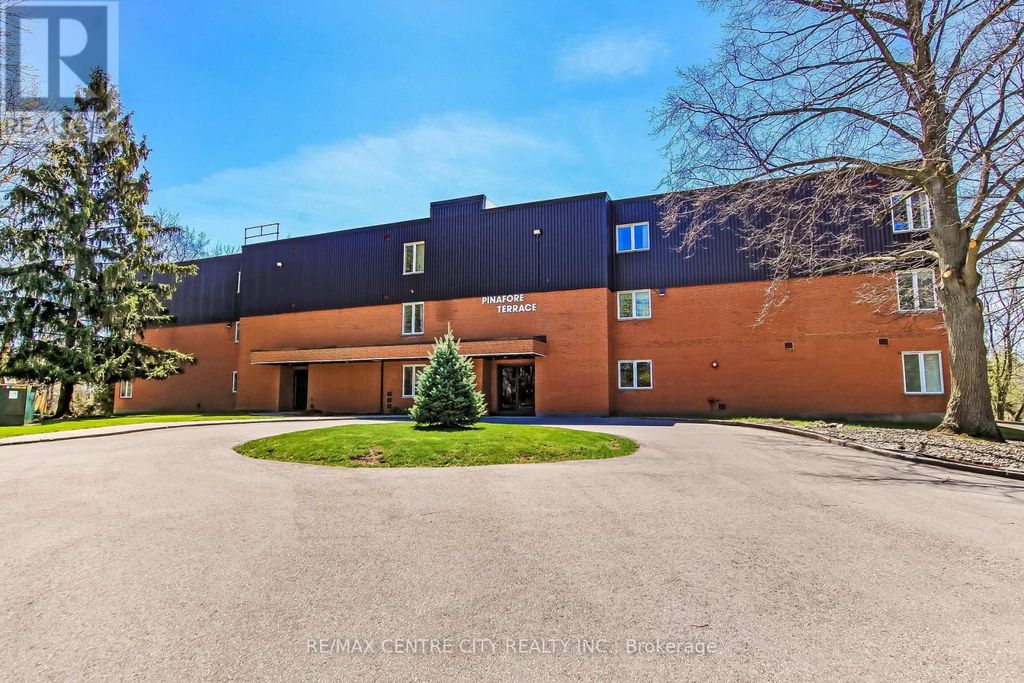 11 - 125 Elm Street, St. Thomas