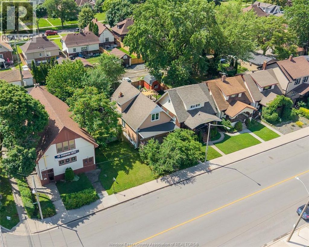 2075 Ottawa Street, Windsor