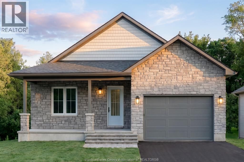 82 Rabb Street, Smiths Falls