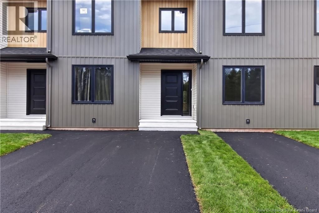 166 Des Eleves Street, Dieppe