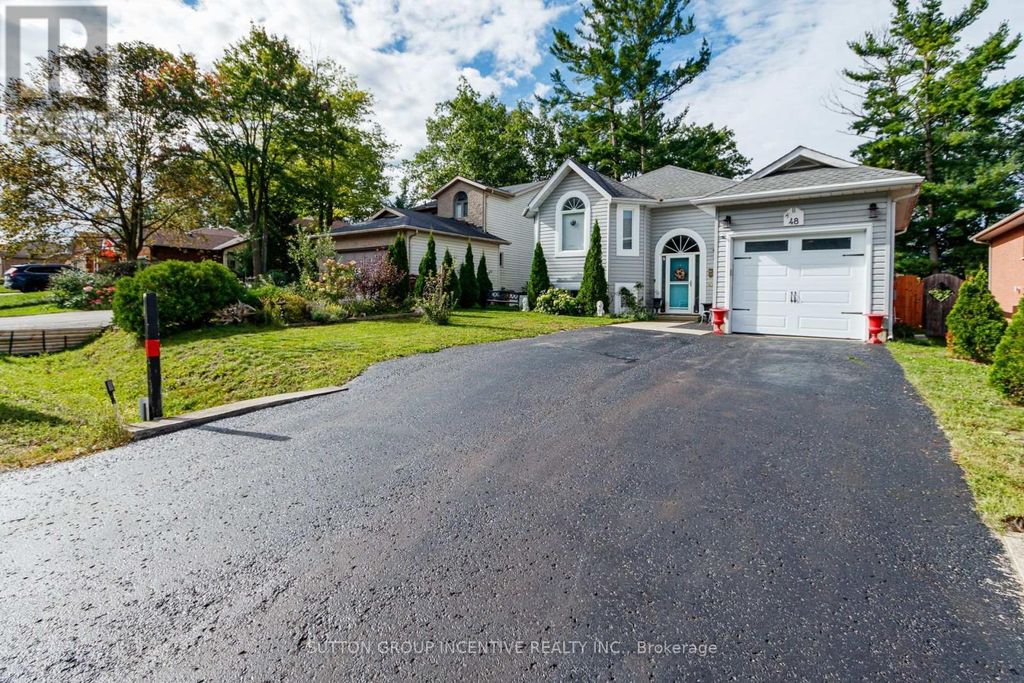 48 Wesley Avenue, Wasaga Beach