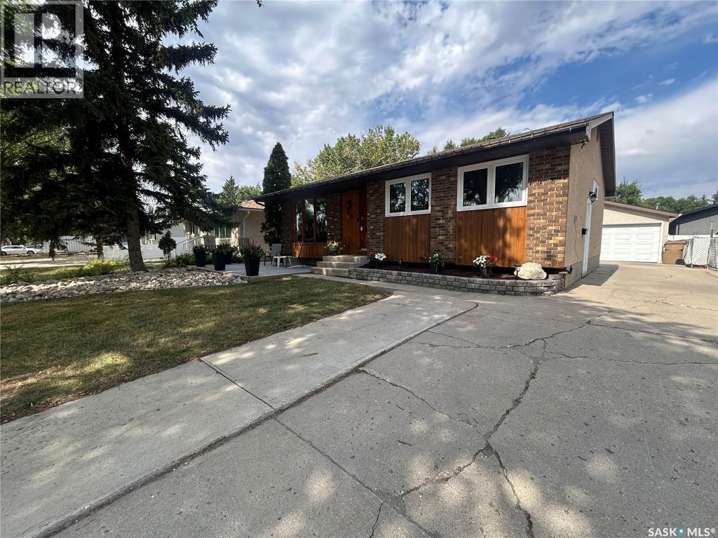 90 Walden Crescent, Regina