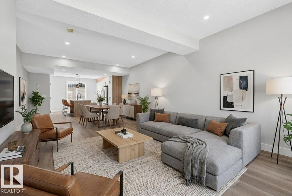 10707-09 128 Av Nw, Edmonton