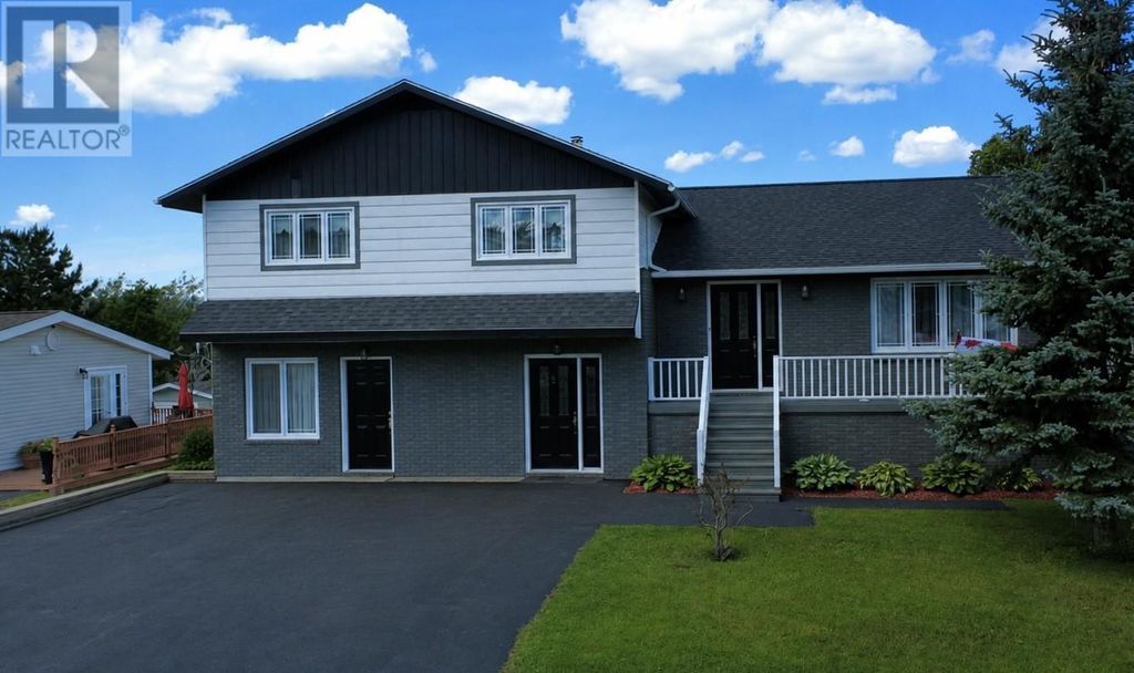 5 Elizabeth Avenue, Deer Lake