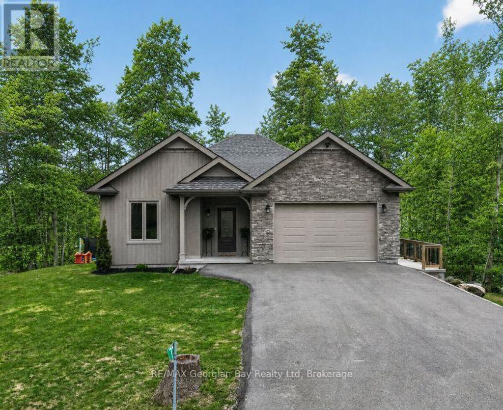 73 Polish Avenue, Penetanguishene