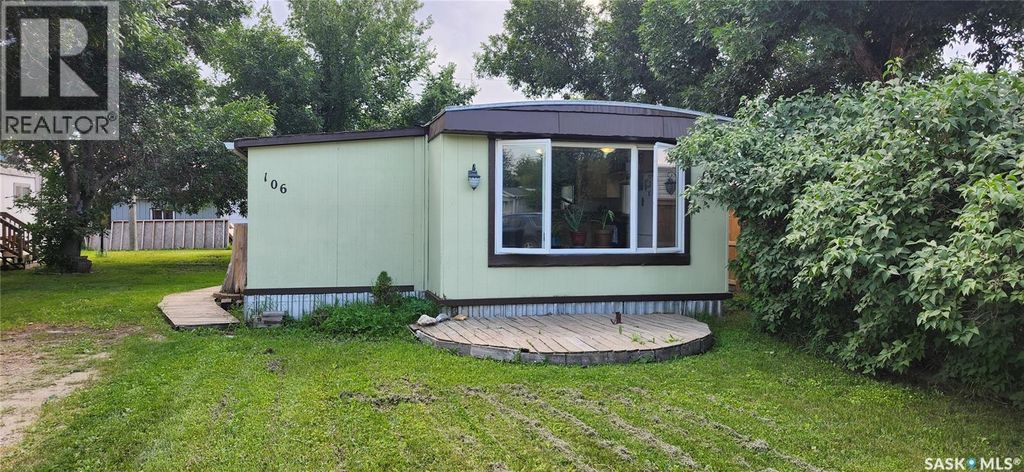 106 Larch Street, Caronport