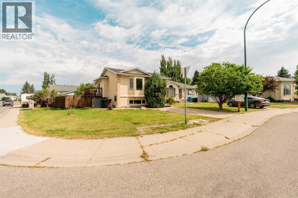 194 Mt Blakiston Road W, Lethbridge