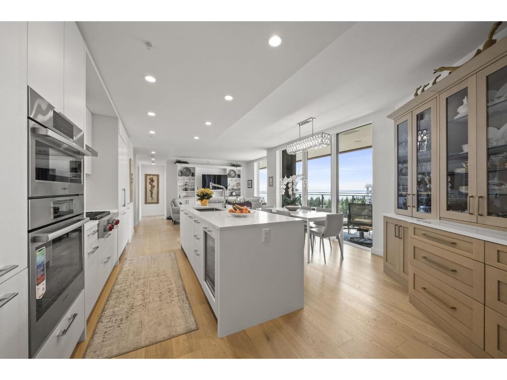 907 1439 George Street, White Rock