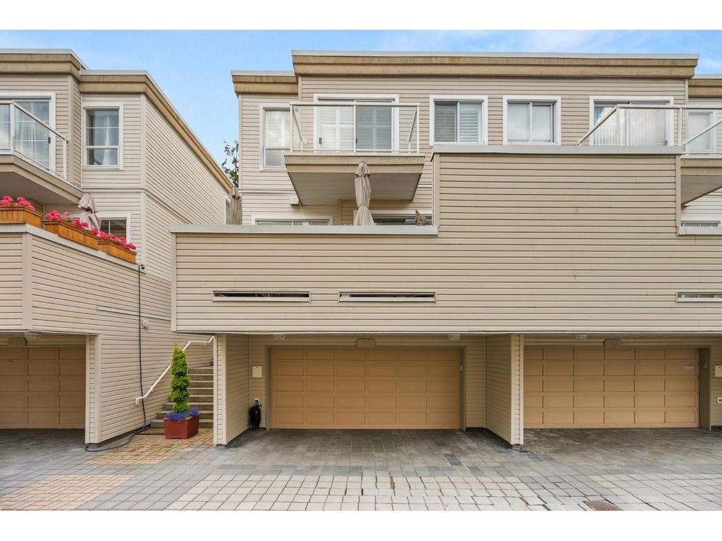 1157 Vidal Street, White Rock