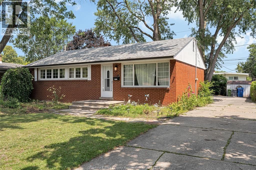 3660 Roxborough, Windsor