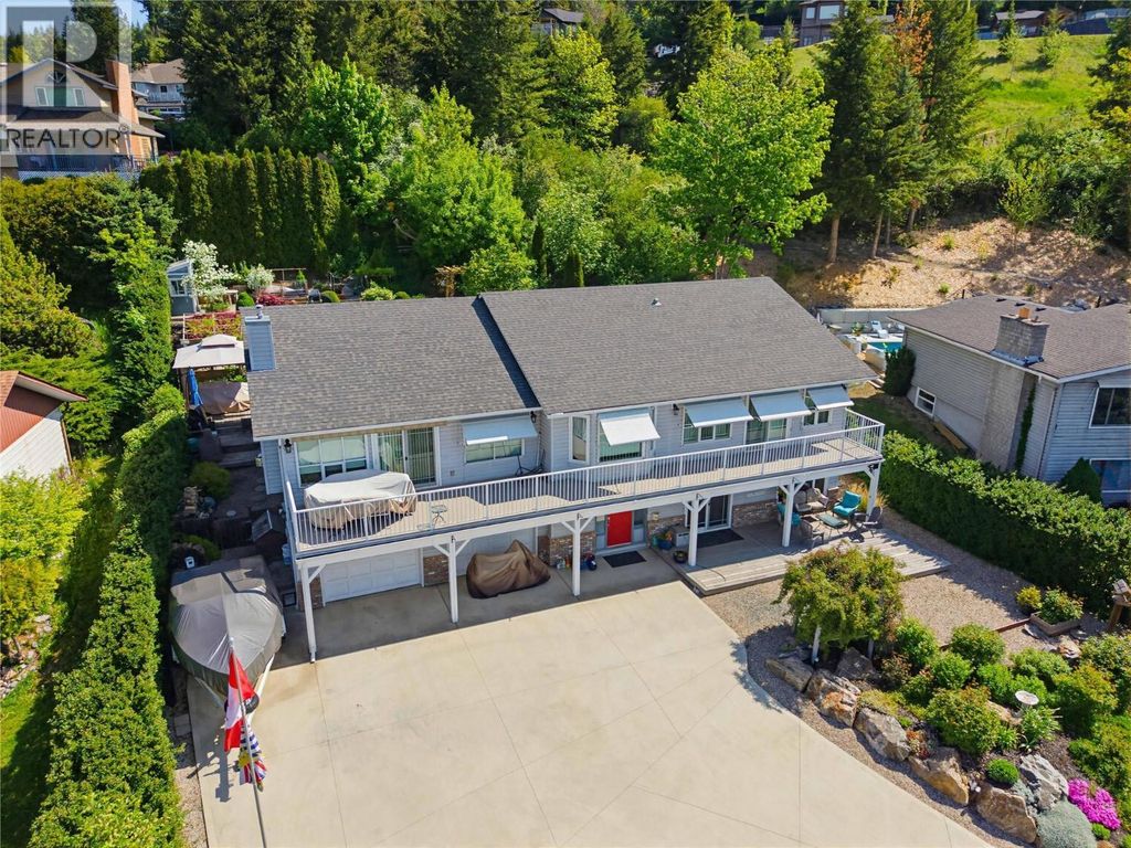 4410 Lakeshore Road Ne, Salmon Arm