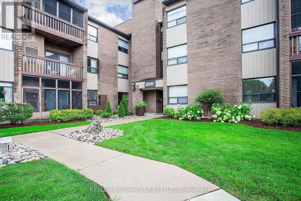 104 - 200 Everglade Crescent, London North (north P)