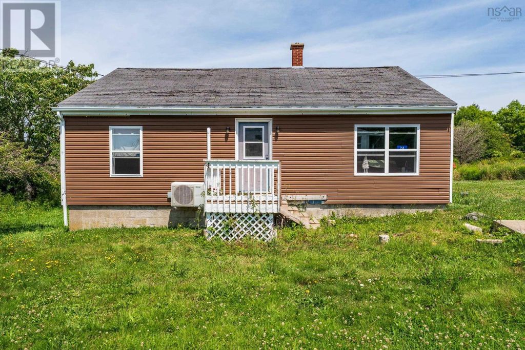 24 Doucet Wharf Road, Lower Wedgeport