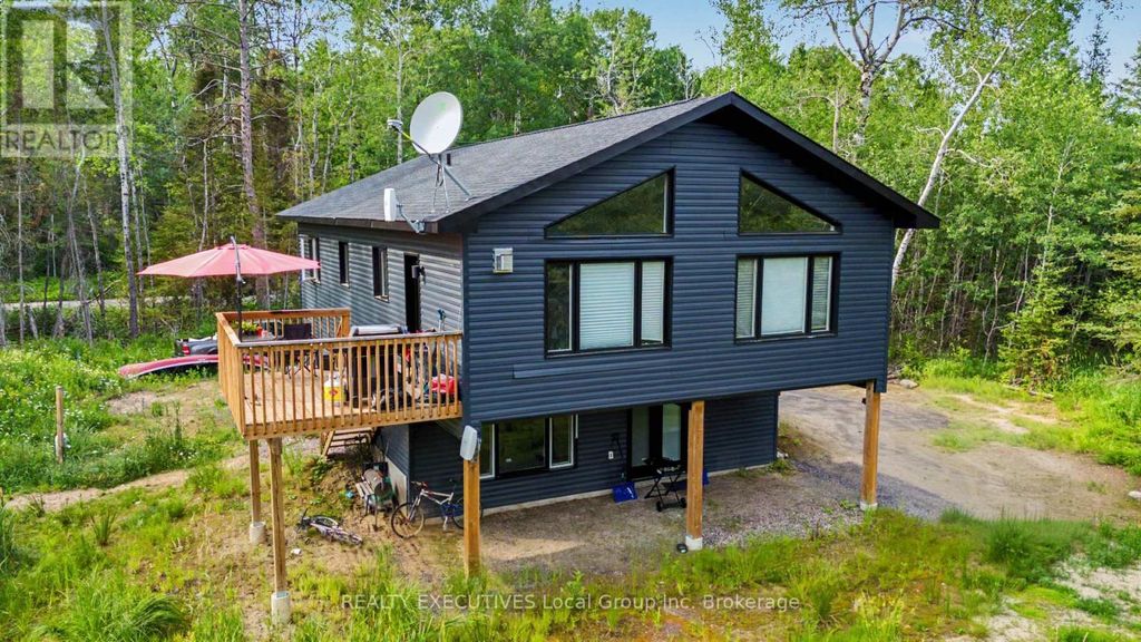 575 Hart Road, Callander
