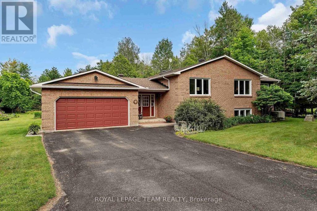 1043 County 44 Road, North Grenville