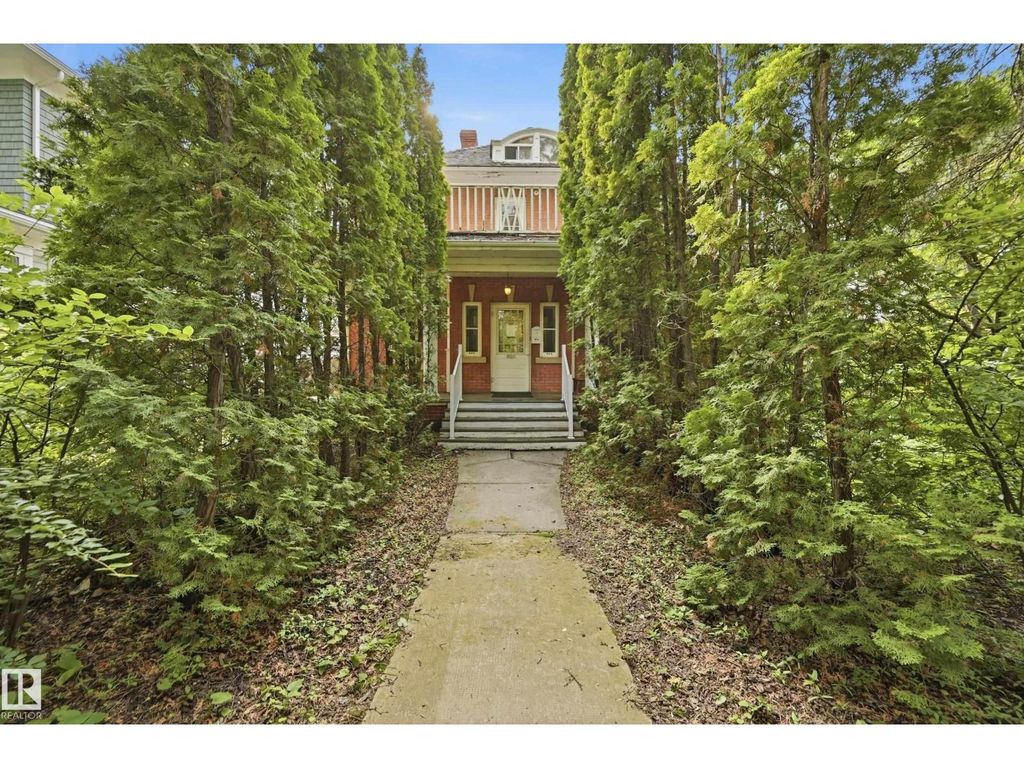 8520 104 St Nw, Edmonton