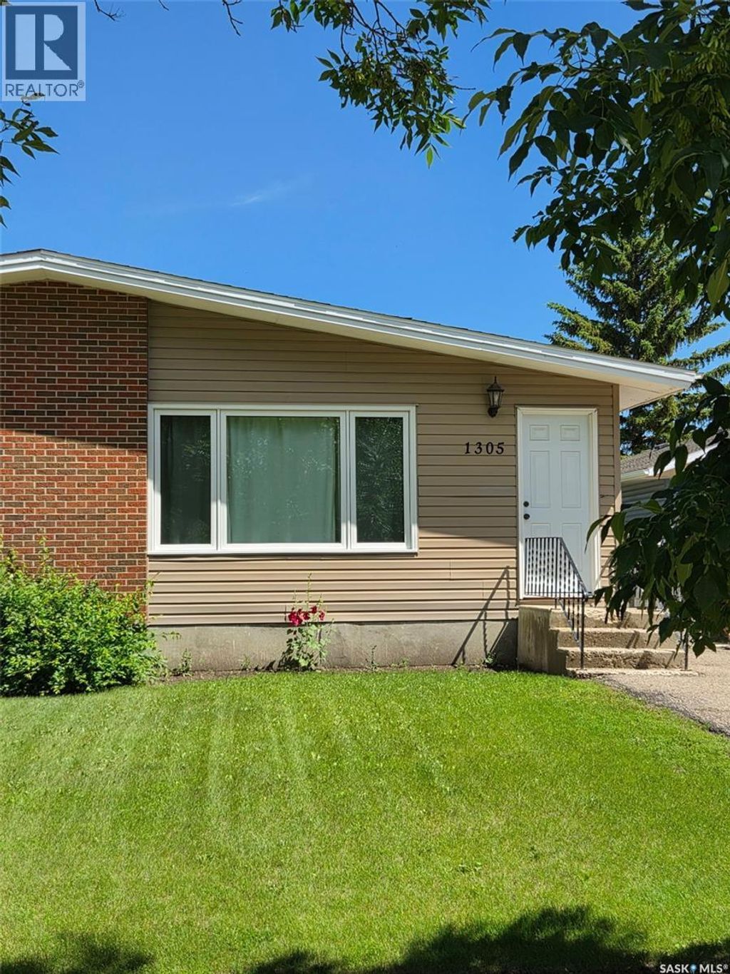 1305 Park Avenue, Weyburn