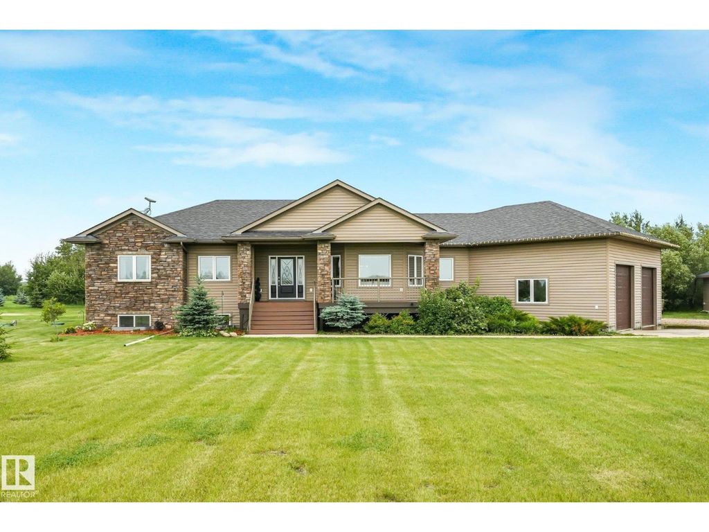 14224 Twp 524, Rural Minburn County
