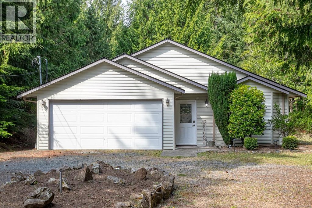 1567 Laura's Loop, Qualicum Beach