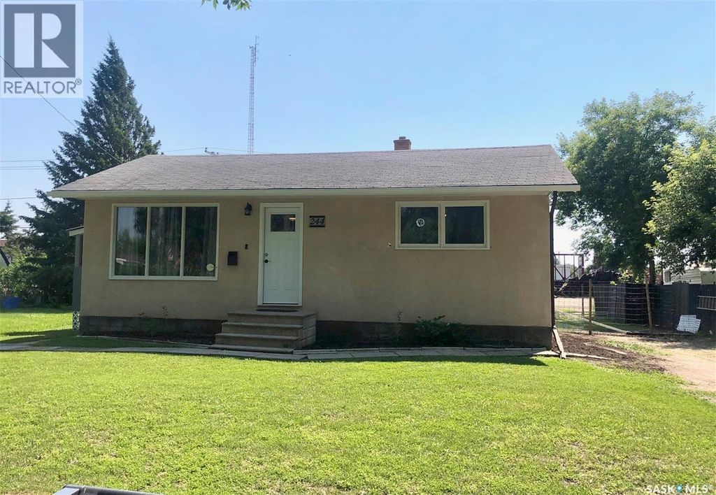 244 Northern Avenue, Canora