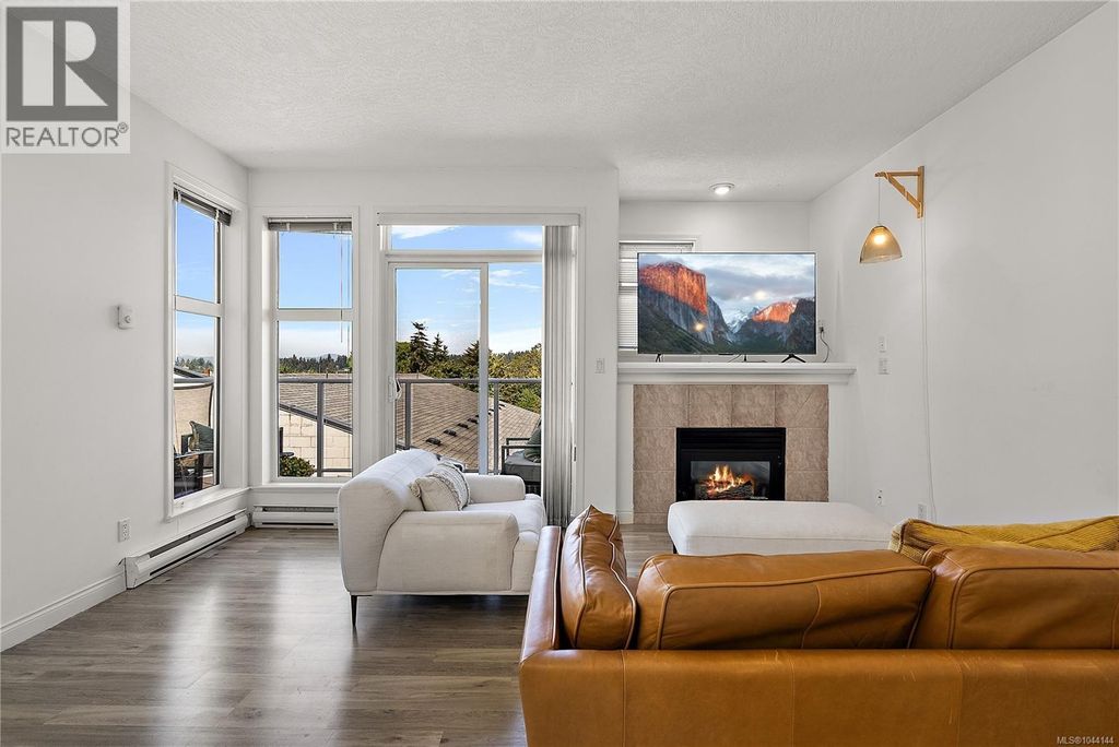 404 1258 Esquimalt Rd, Esquimalt