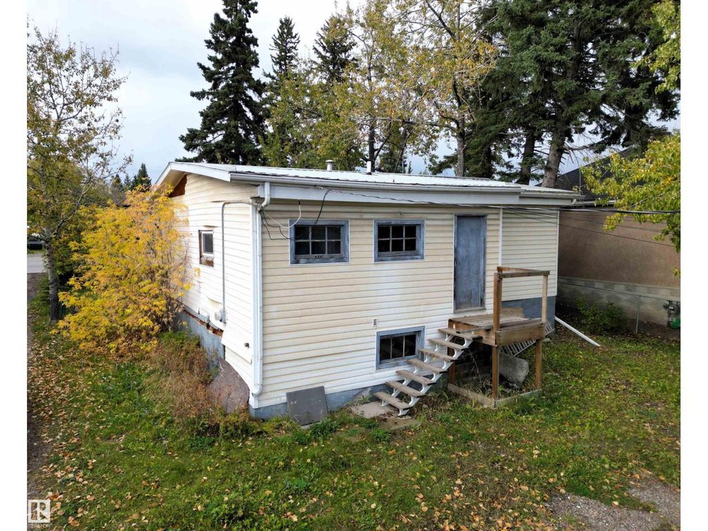 4615 4 Avenue, Edson