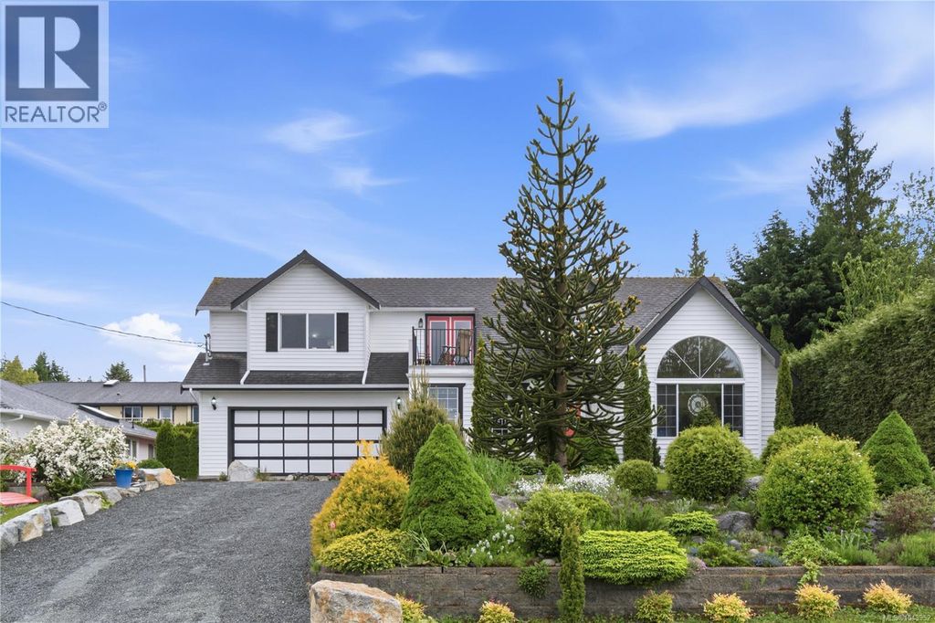 120 Hornby Pl, Qualicum Beach