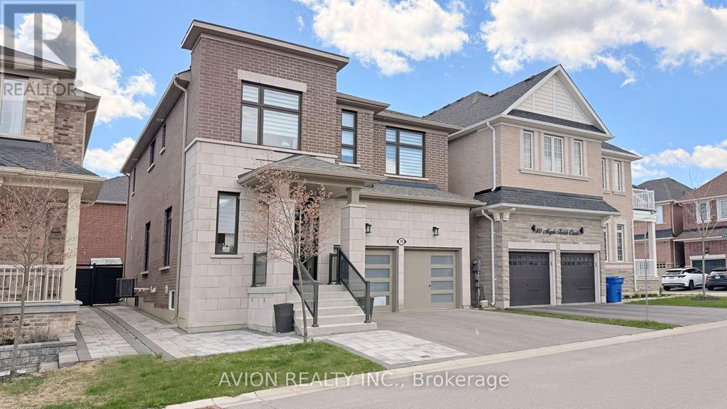 76 Maple Fields Circle, Aurora (aurora Estates)