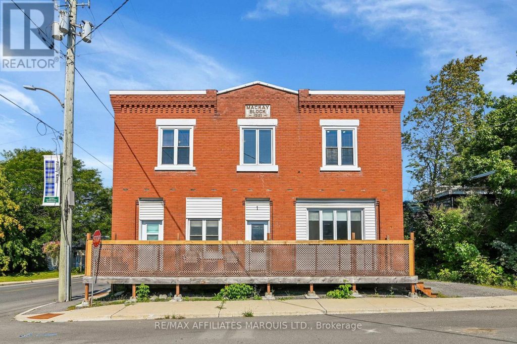 1 Mechanic Street E, North Glengarry