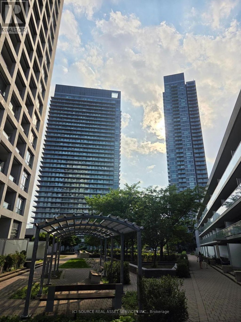 221 - 2035 Sheppard Avenue E, Toronto (henry Farm)
