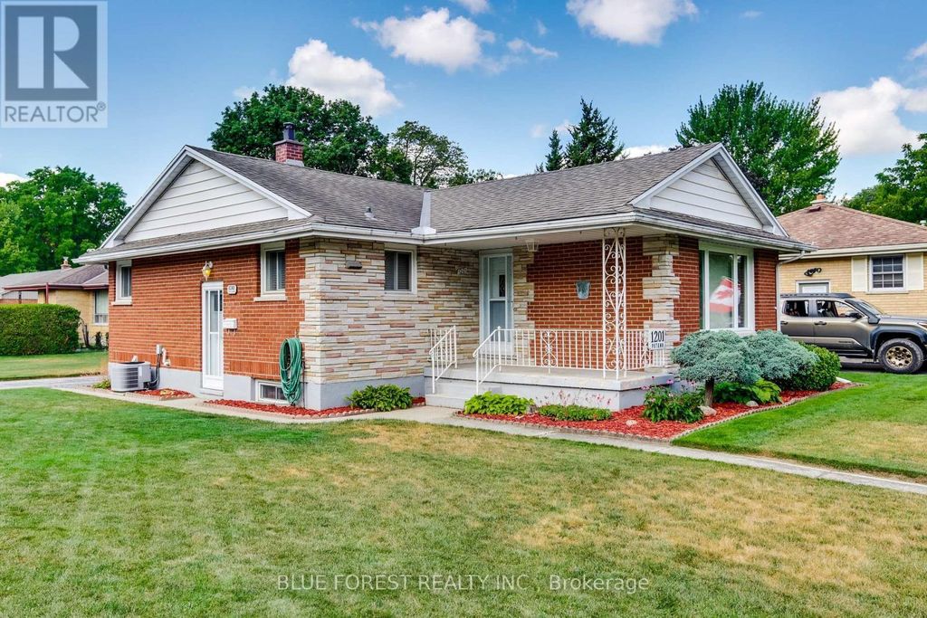 1201 Patann Drive, London East (east D)