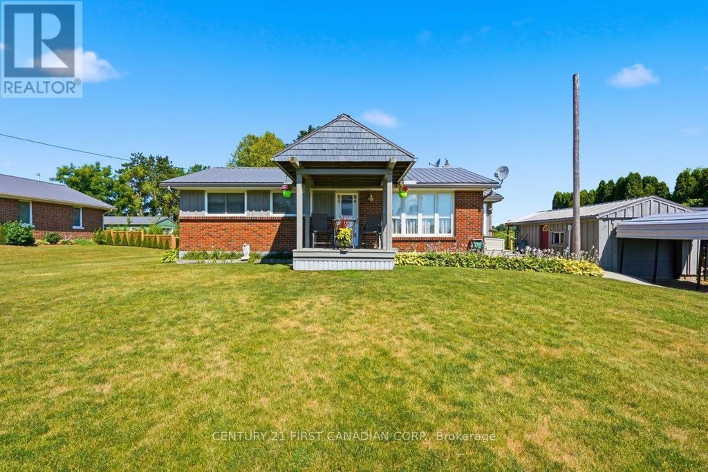22656 Queens Line, West Elgin (rodney)