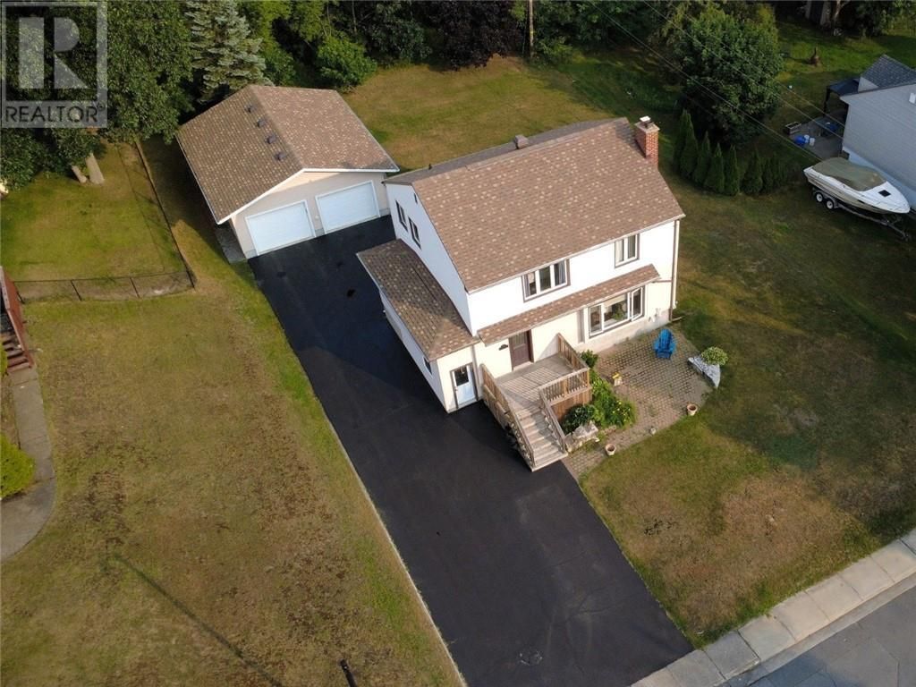 107 Lindsley Street, Greater Sudbury