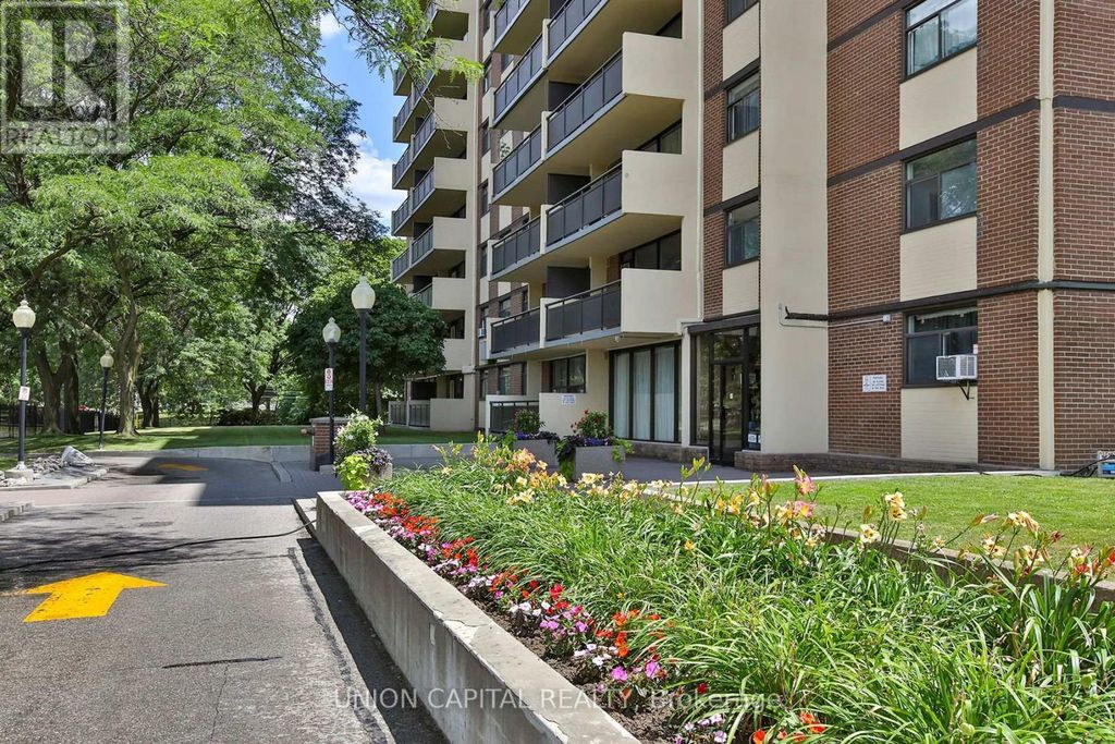711 - 5 Frith Road, Toronto (glenfield-Jane Heights)