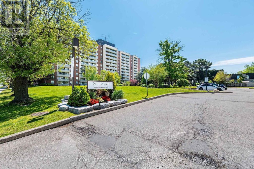 405 - 25 Four Winds Drive, Toronto (york University Heights)