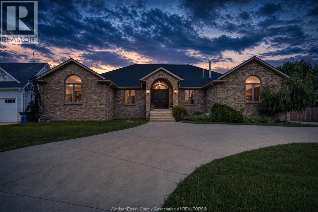 376 Elmstead Road, Lakeshore