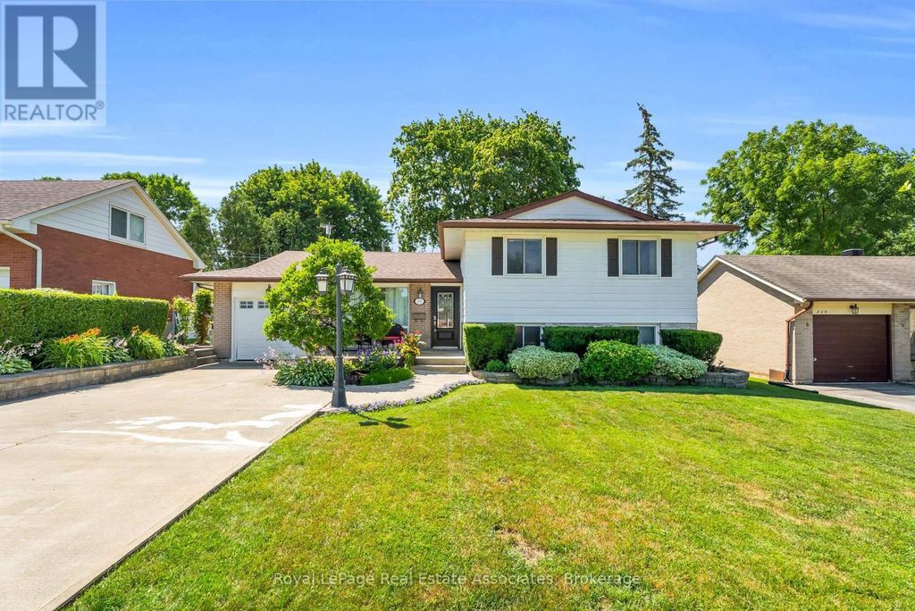 233 Elmore Drive, Halton Hills (ac Acton)