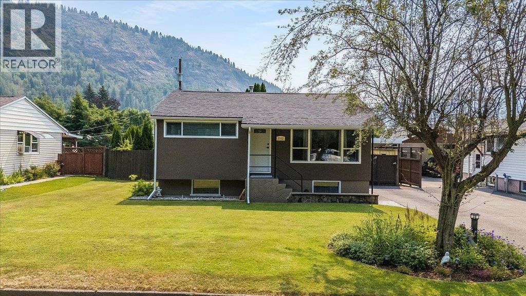 1112 Marianna Crescent, Trail