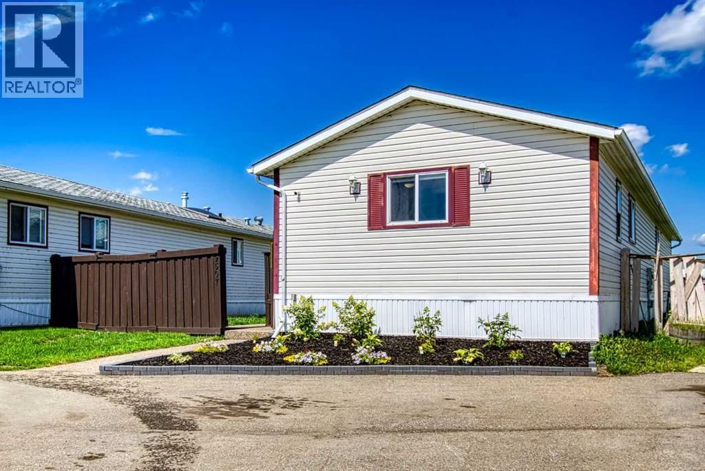 9507 108b Avenue, Clairmont