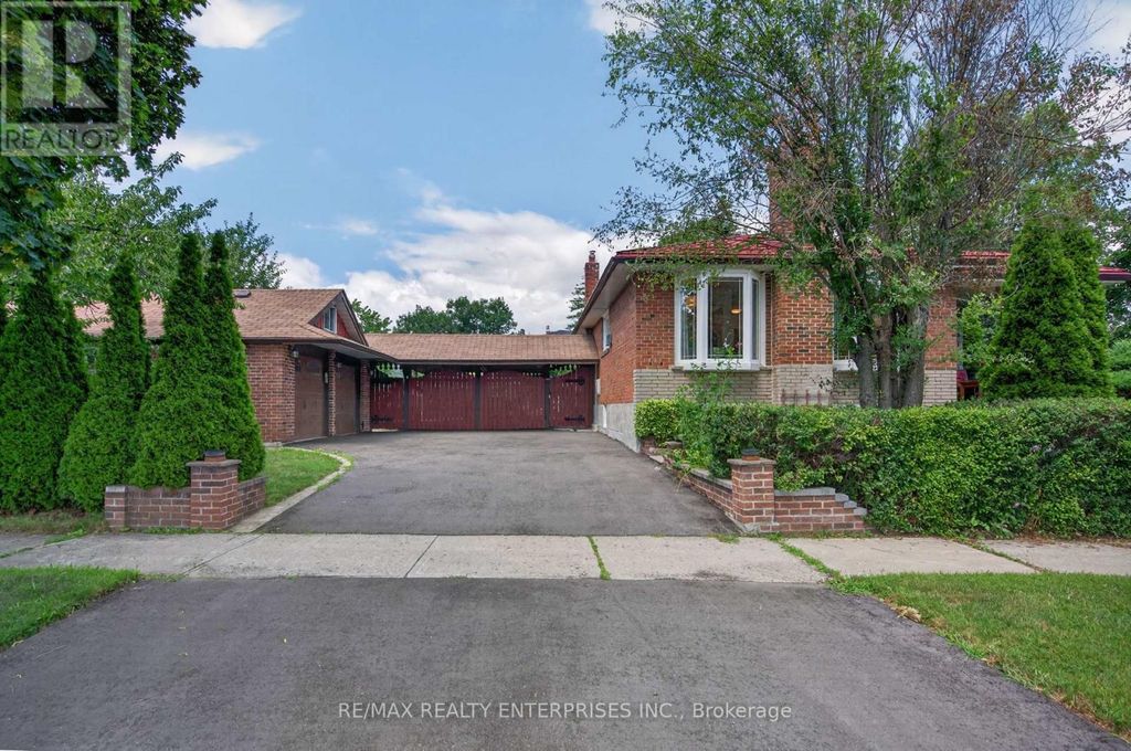 1282 Daimler Road, Mississauga (clarkson)