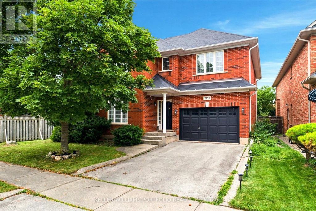 2153 Meadowglen Drive, Oakville (wm Westmount)