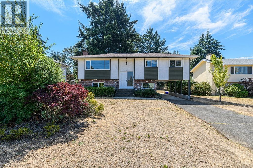 2401 Bette Dr, Colwood