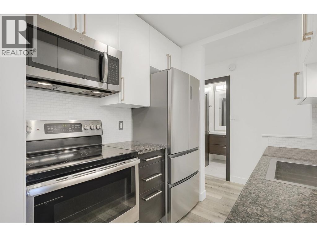 302 170 E 3rd Street, North Vancouver
