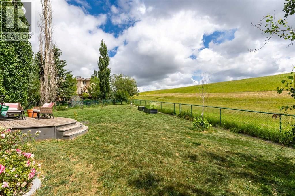 81 Royal Crest Terrace Nw, Calgary