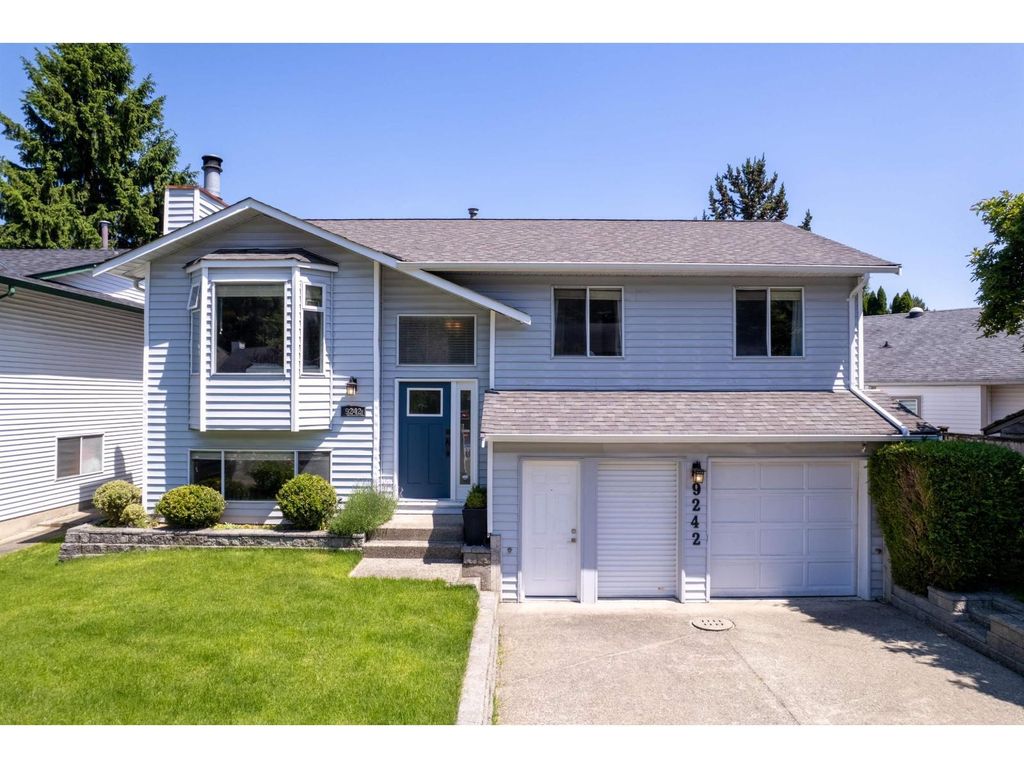 9242 209a Crescent, Langley