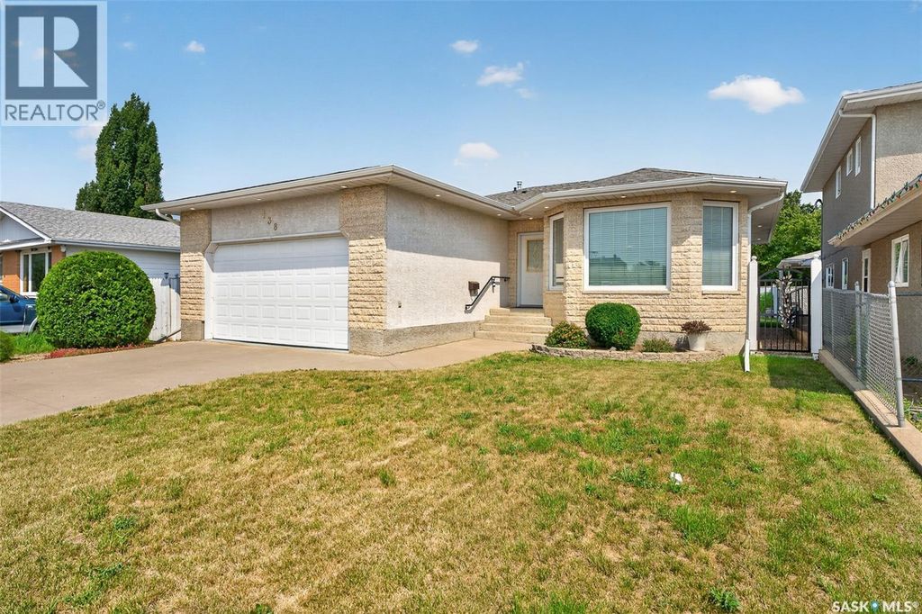 138 Athabasca Street W, Moose Jaw