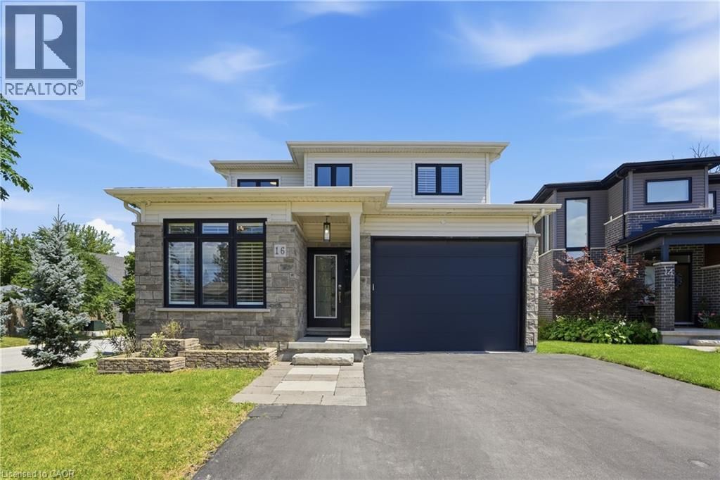 16 Olde School Court, St. Catharines