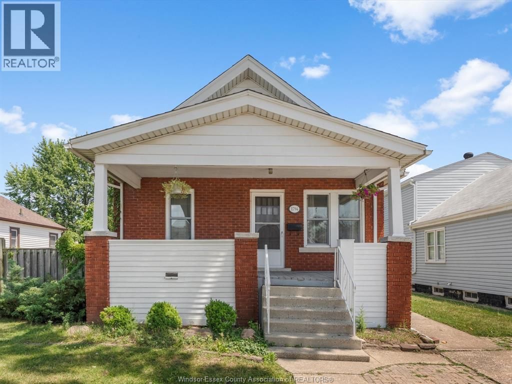 1794 Hall Avenue, Windsor