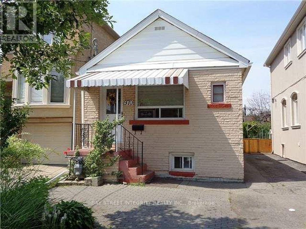 970 Briar Hill Avenue, Toronto (briar Hill-Belgravia)